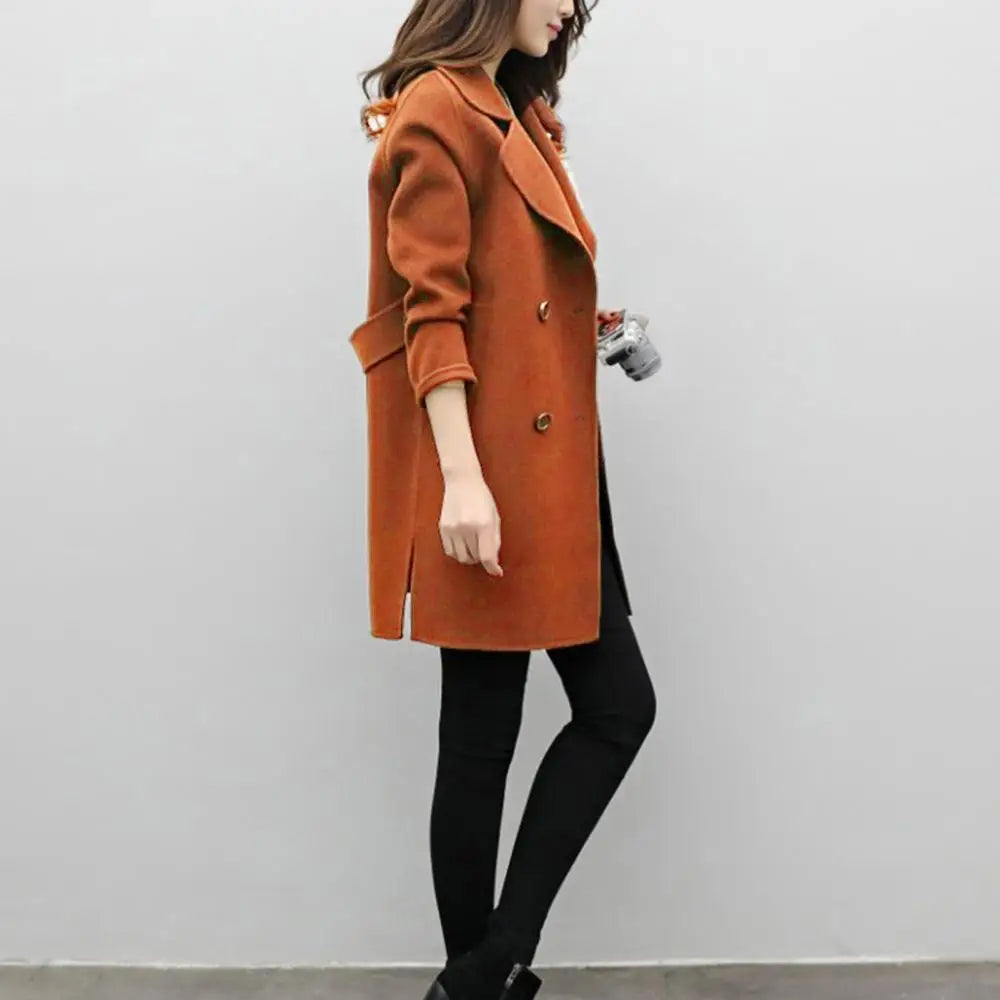 Manteau en Laine pour Femme 2023 : Élégance Automne-Hiver, Coupe Ajustée, Mi-longueur